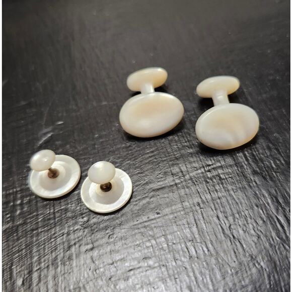 Vintage set Cufflinks Bakelite? Cream Button Covers Double Sided - Picture 3 of 11